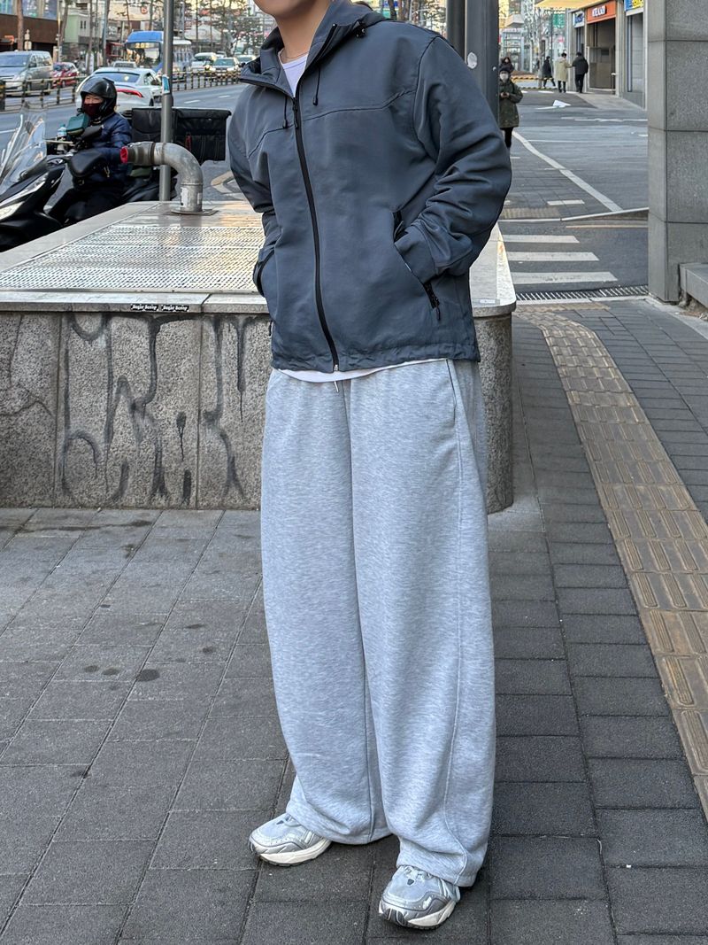 Bolt cap hood windbreaker