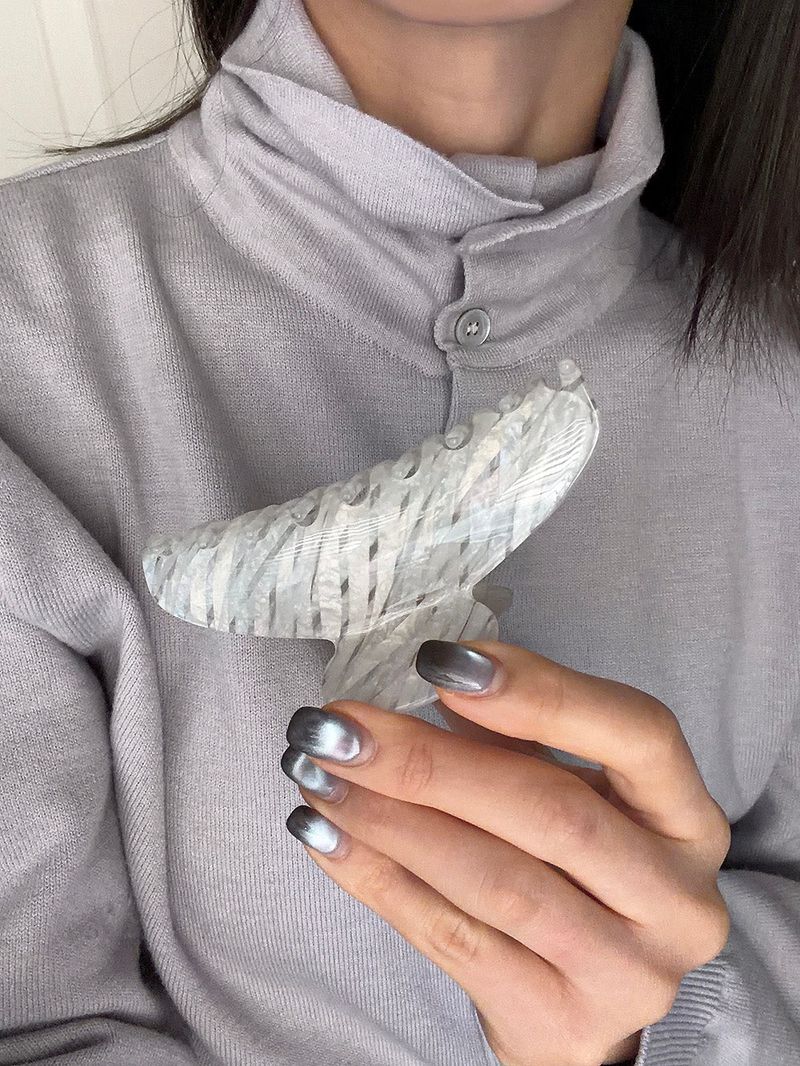 White glitter hair clip`