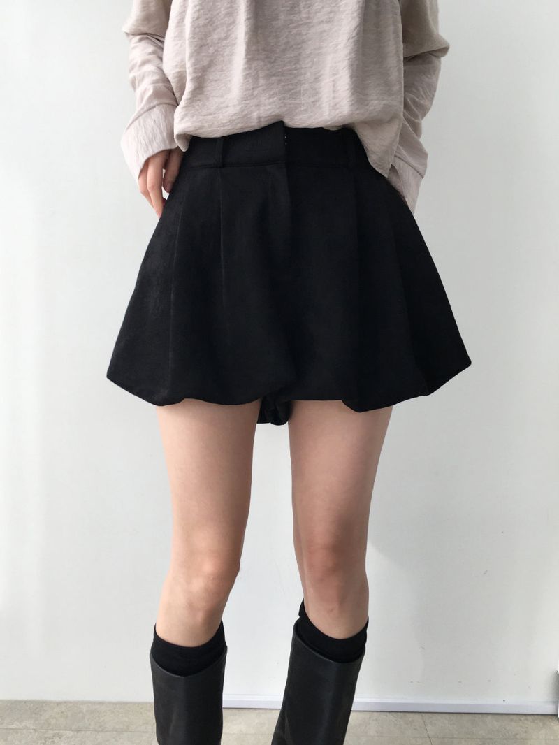 nobiyaka（ノビヤカ）の「Pumpkin suede banding shorts（Pants）」