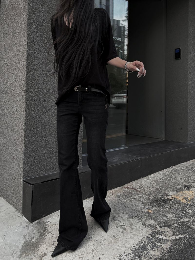 URBAN UNIQUE（アーバンユニーク）の「dark washed bootcut denim（Pants）」