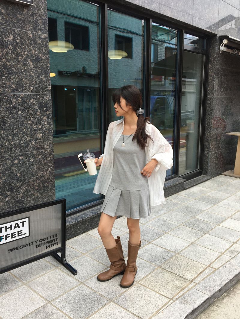 DUGGY（ダギー）の「Pleated one-piece + scrunchie (3color)（Dresses）」