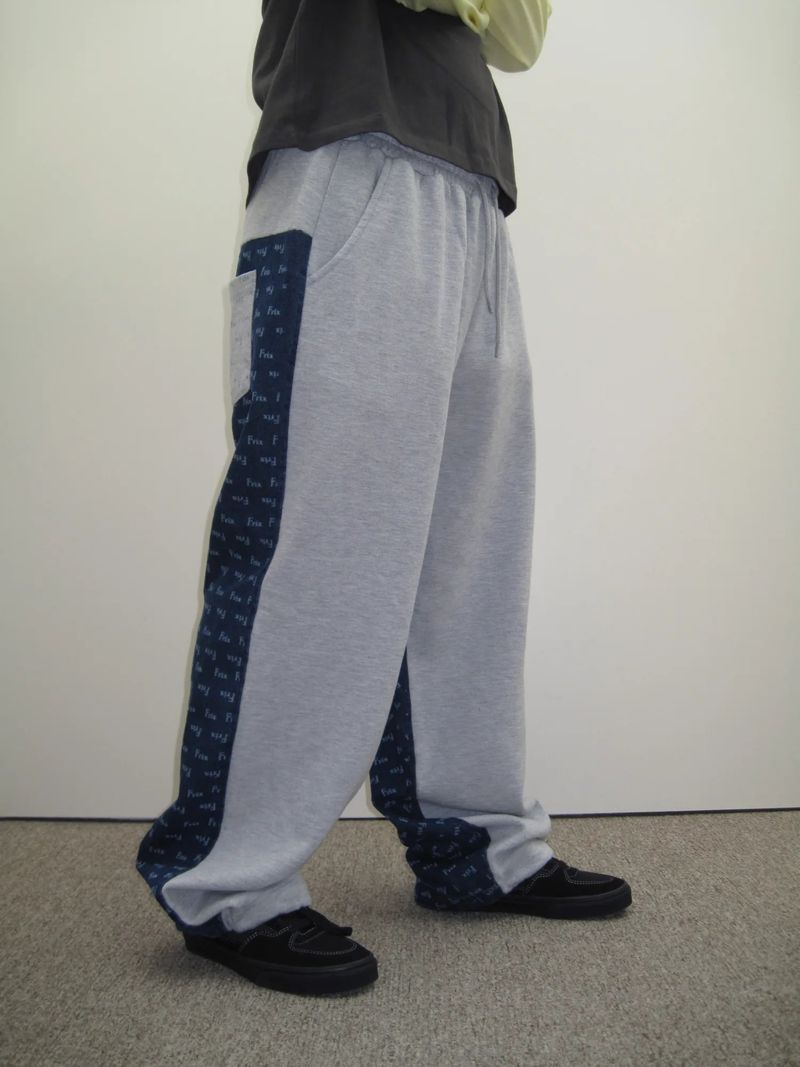 Denim Contrast Lettering Sweatpants (2 Colors)