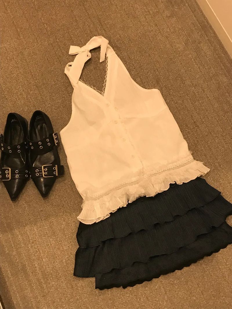 Rie Pleated Lace Tiered Mini Skirt
