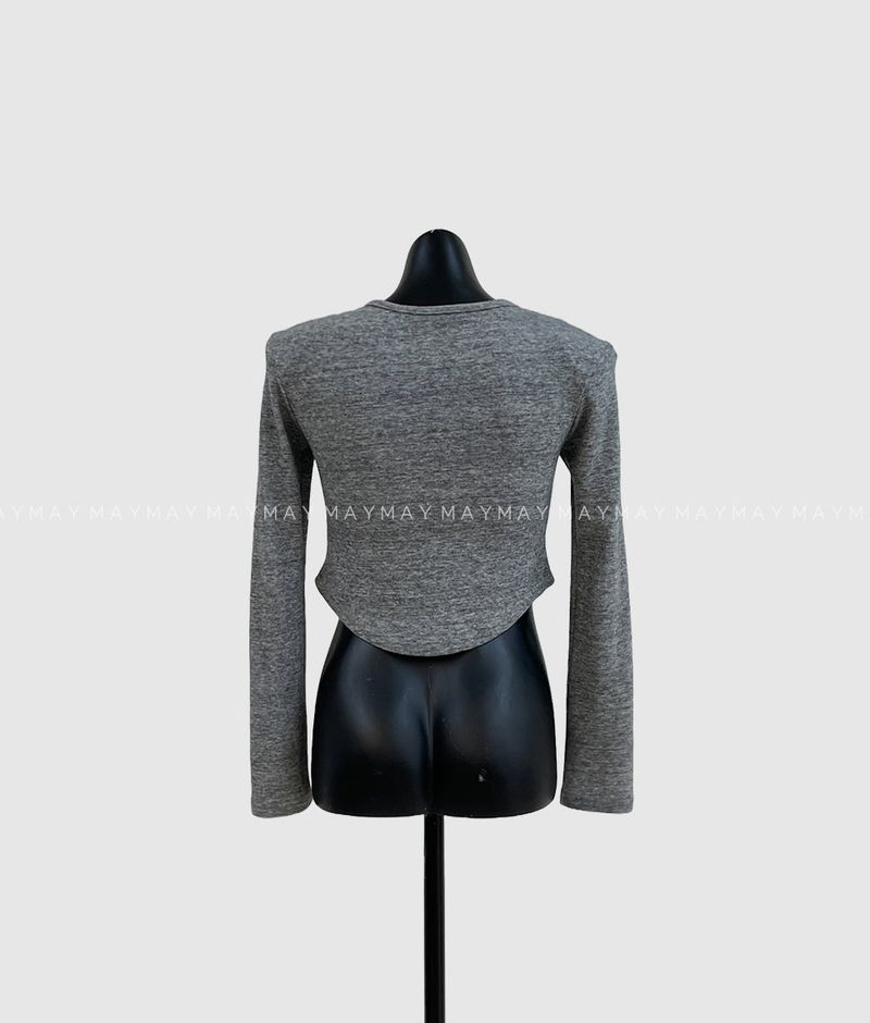 long-sleeved shirt with a U-neck