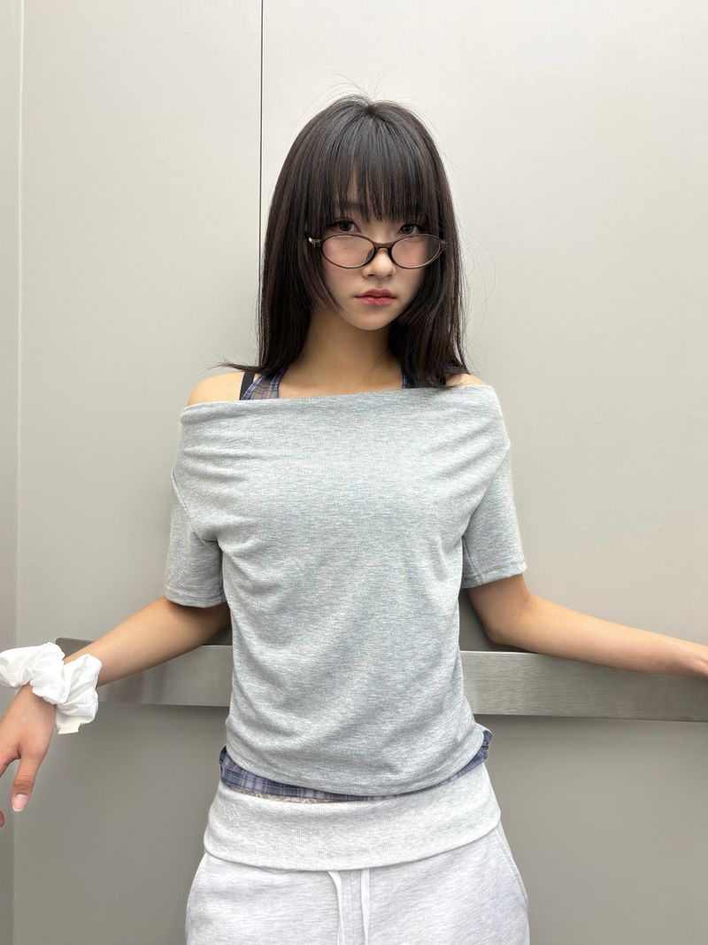 チェック ホルター オフショルダー セミクロップドTシャツ - 3カラー