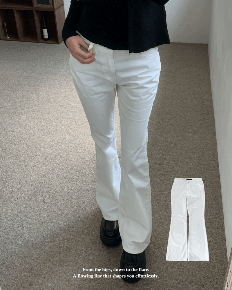 GUSTA（グスタ）の「Curve Flow Mid-Low Hip Line Bootcut Long Pants (3 Colors)（Pants）」
