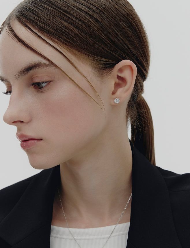 hyeres lor（イエール・ロール）の「26SS★ Essence Silver (W) Moissanite Floria Earrings（Accessories）」