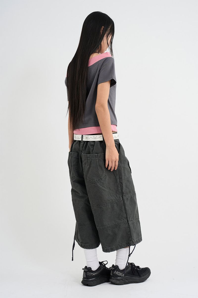 Layered off-shoulder T-shirt