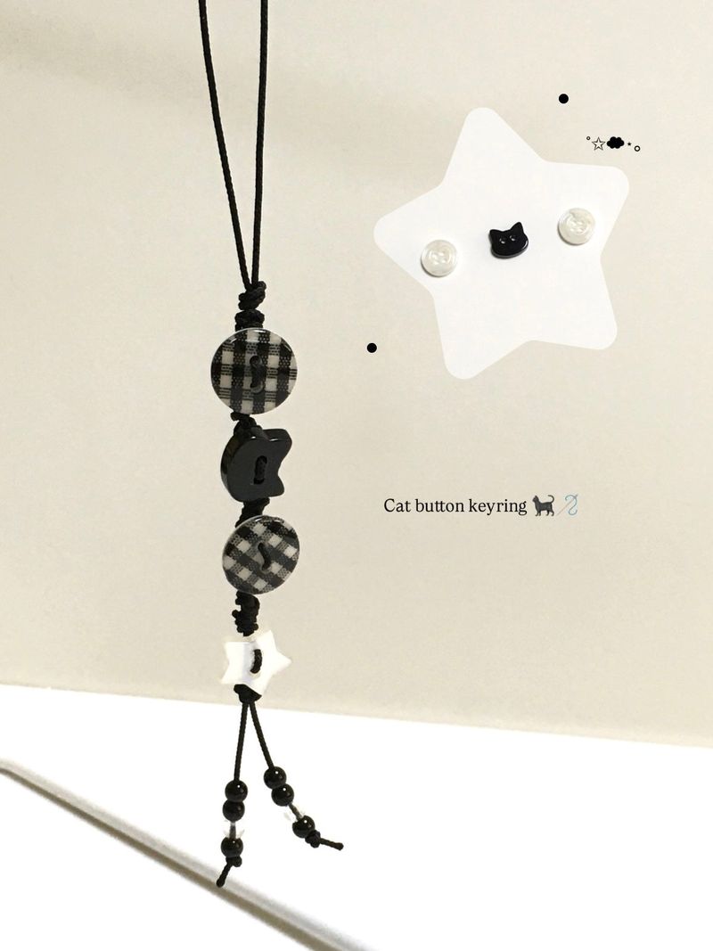 NA.on.Z（ナオンズ）の「キャットボタンキーリング（アクセサリー）」