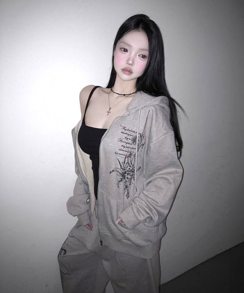 meego（ミーゴ）の「petal set up hood zip-up (2colors)（Tops）」