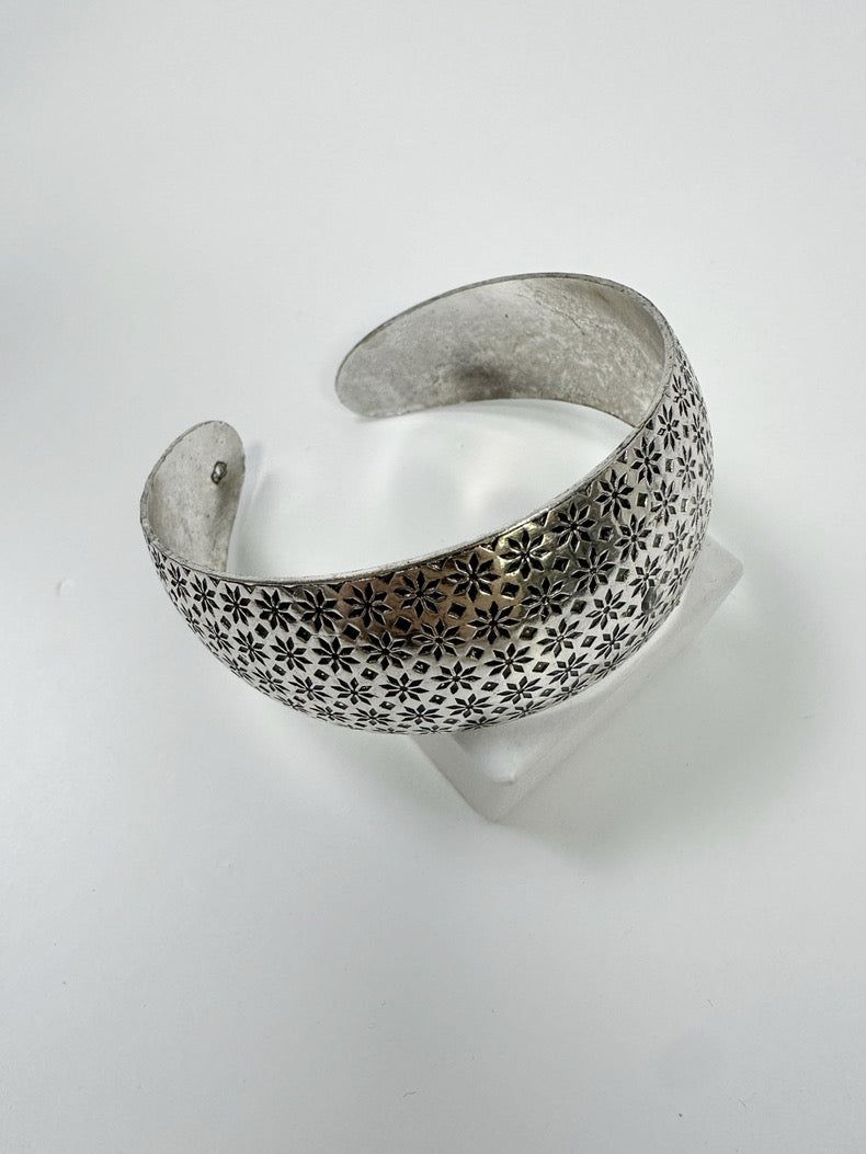 Ethnic flower bangle