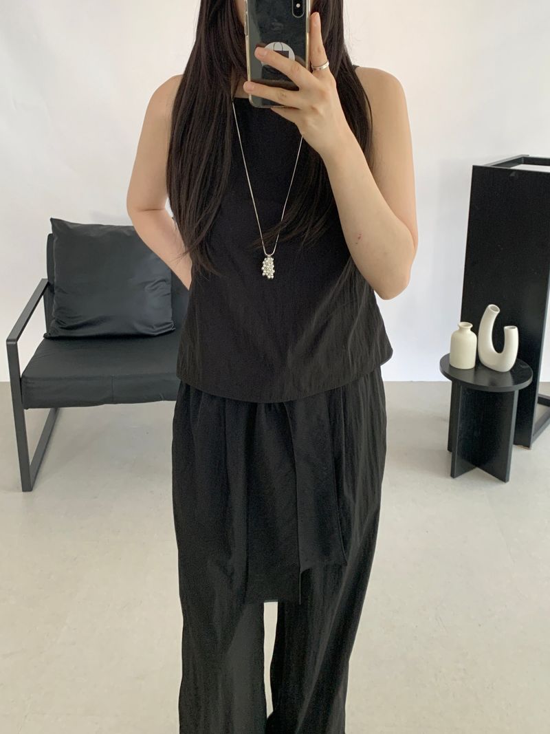 Raina halterneck sleeveless blouse