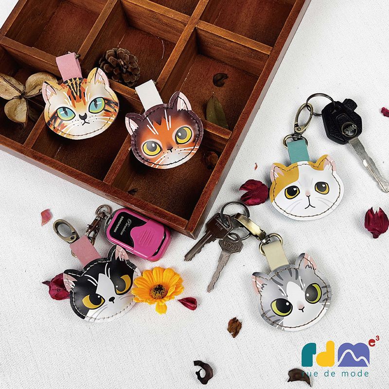 cat pendant Season  3