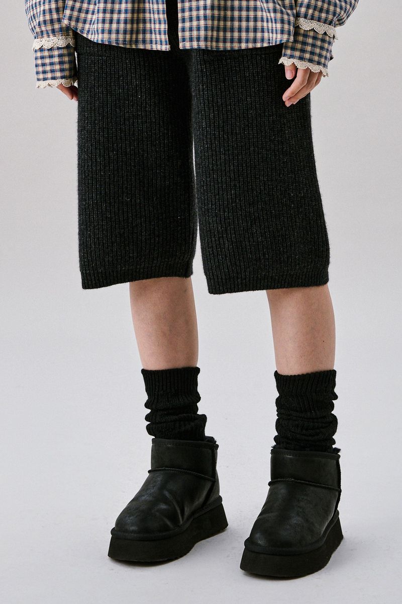 Bermuda knit wool pants [Charcoal]