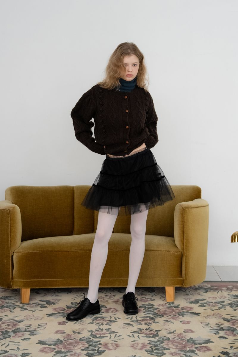 Grandma pom cardigan_brown