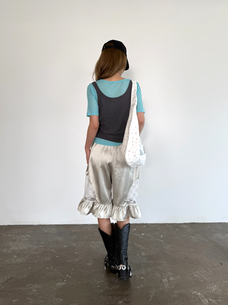 silky frill bermuda pants