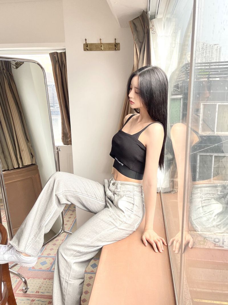 1008. One sleeve off crop T (2color)