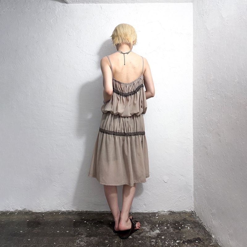 TIED SHIRRING DRESS