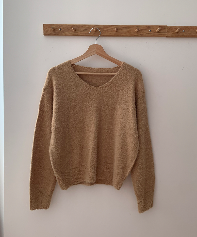 Soft Angora V-neck knitwear