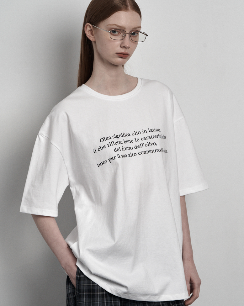 [mnem] olive print oversized t-shirt (white)