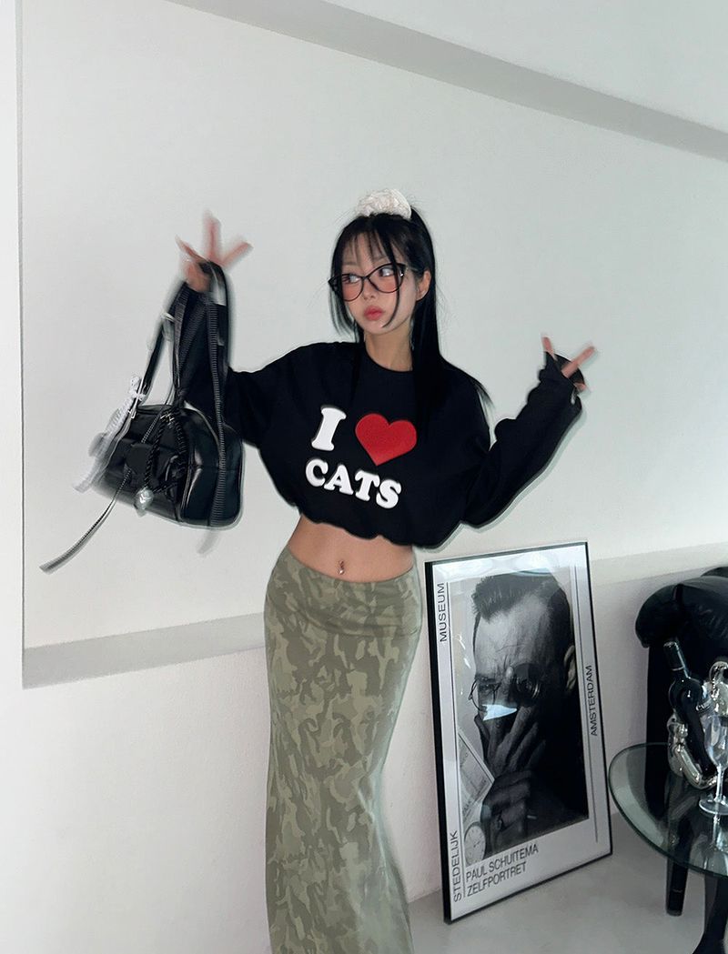 アイラブクロップドスウェットシャツ