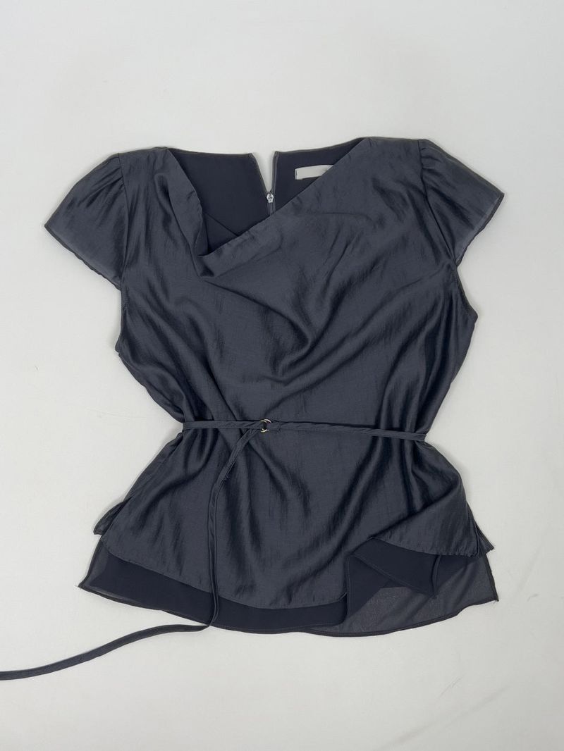 [Belt Set] Noir Drape Short Sleeve Blouse