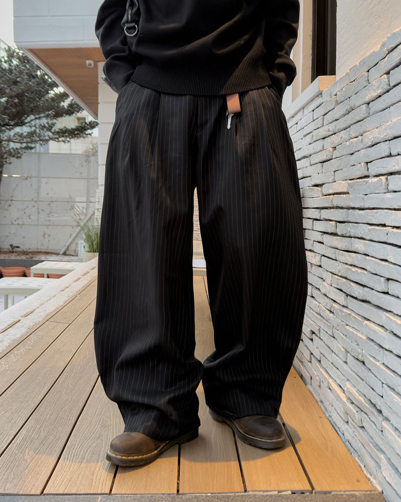 Lentic Side Pintuck Striped Slacks