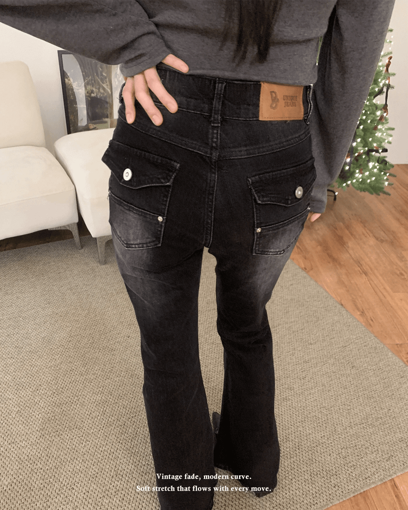GUSTA（グスタ）の「DENY 2-BUtton Fade Wash Hidden Band Bootcut Long Pants （Pants）」