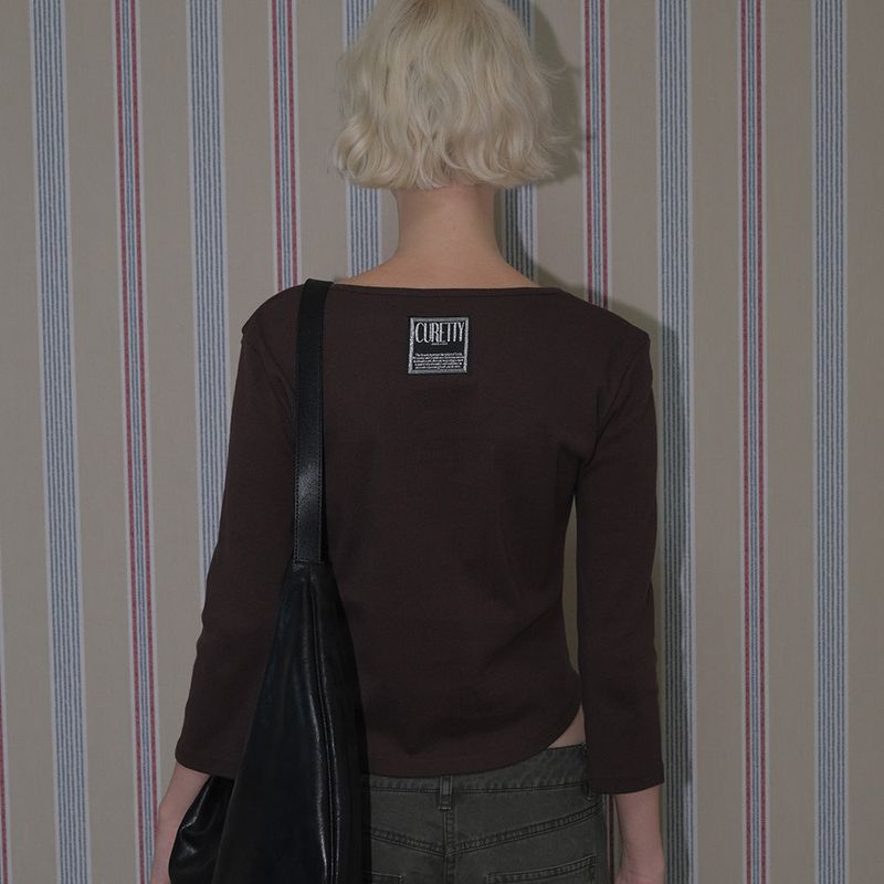 C 90S LINE V-NECK T-SHIRT_BROWN