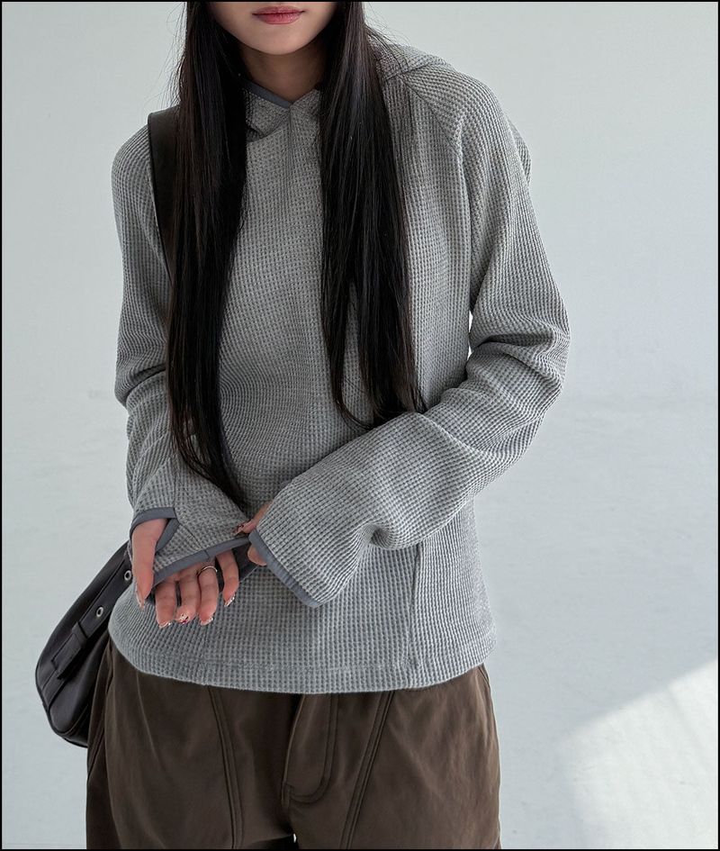 Revi henry neck hoodie (finger whole)