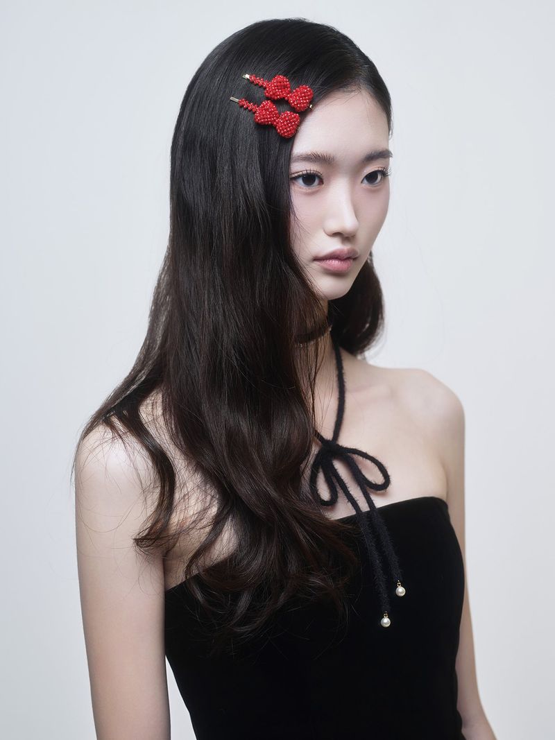 LOLLA（ローラ）の「クリスマスボウ (2PCS)（ヘアアクセサリー）」