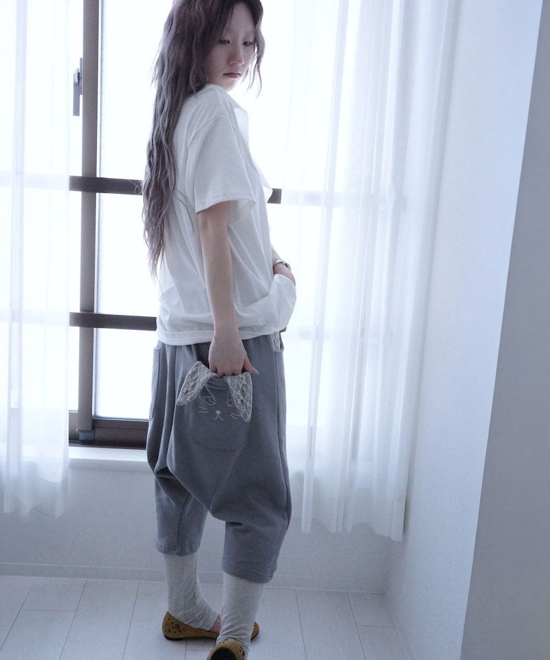 eeespace（イースペース）の「Cat Ear Pocket Pants (Light Gray)（Pants）」