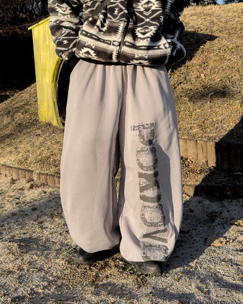 Poki Big Wide Lettering Sweat Pants