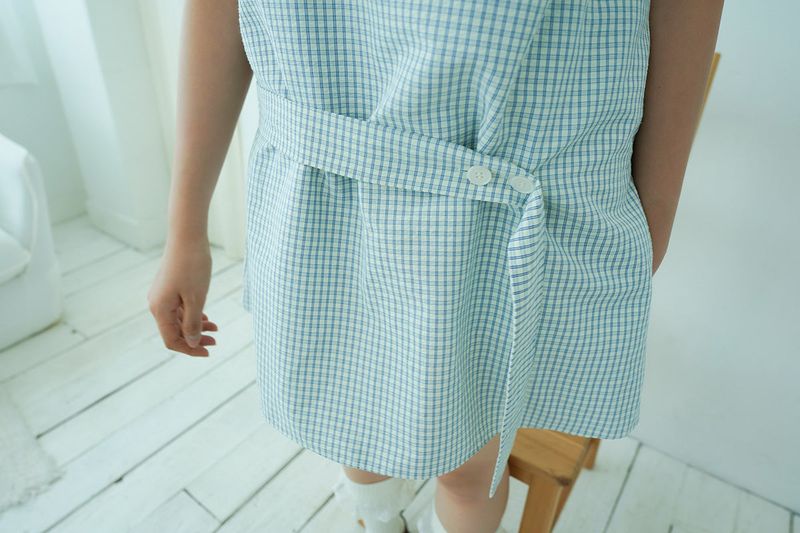 check button dress /white