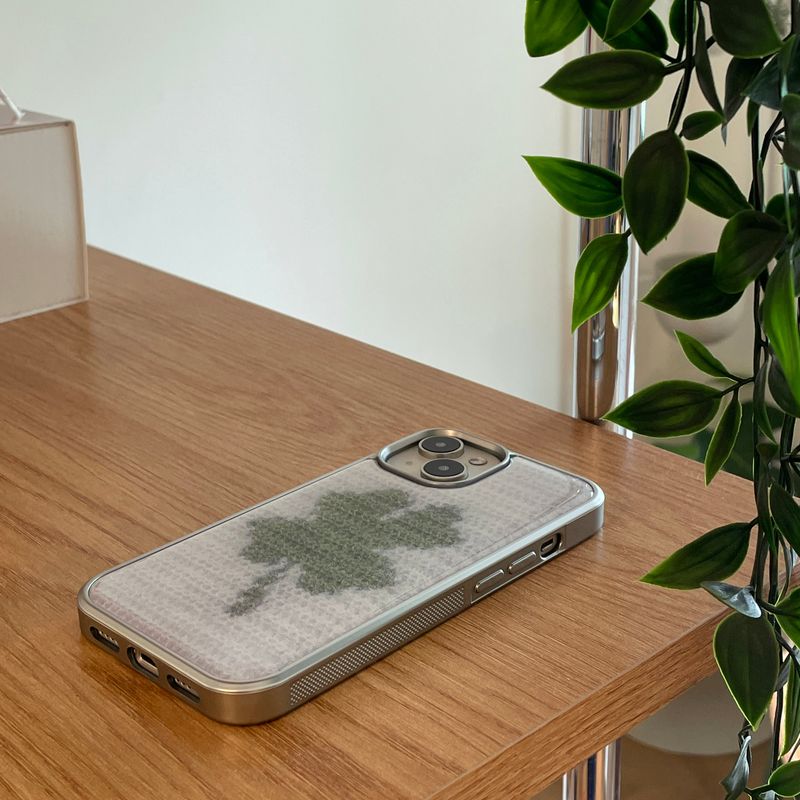 DELPHIN（デルフィン）の「CLOVER EPOXY CASE（Smartphone Accessories）」