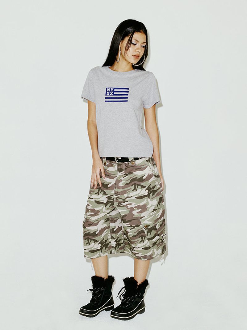 NYX FLAG APLIQUE TEE GREY