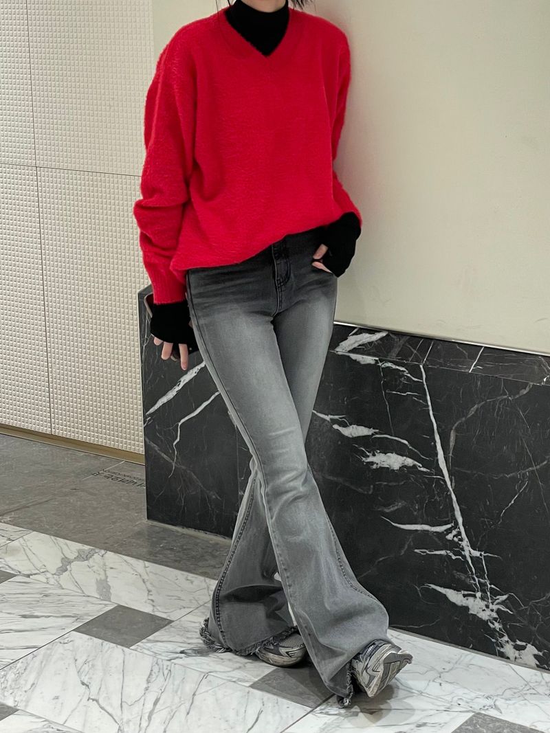 Bright V neck knit