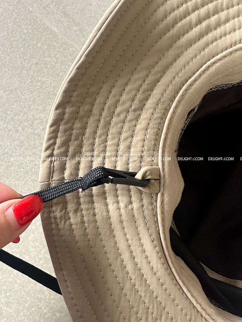Patch strap safari hat