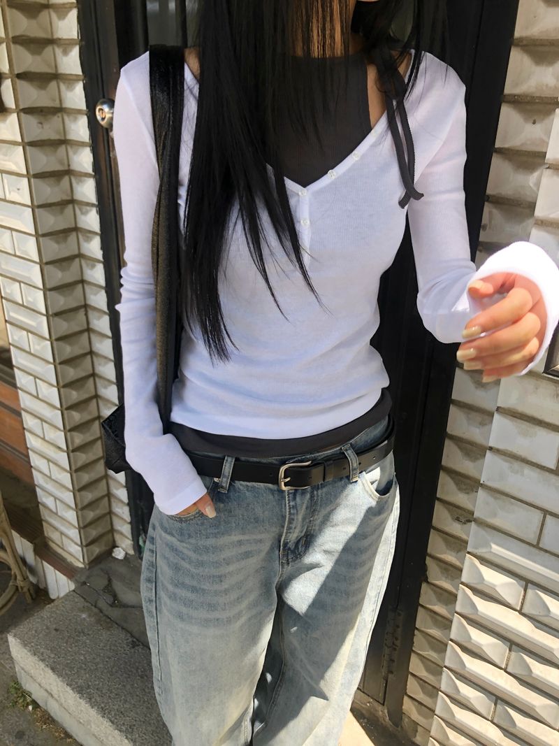 Mol Button Tee