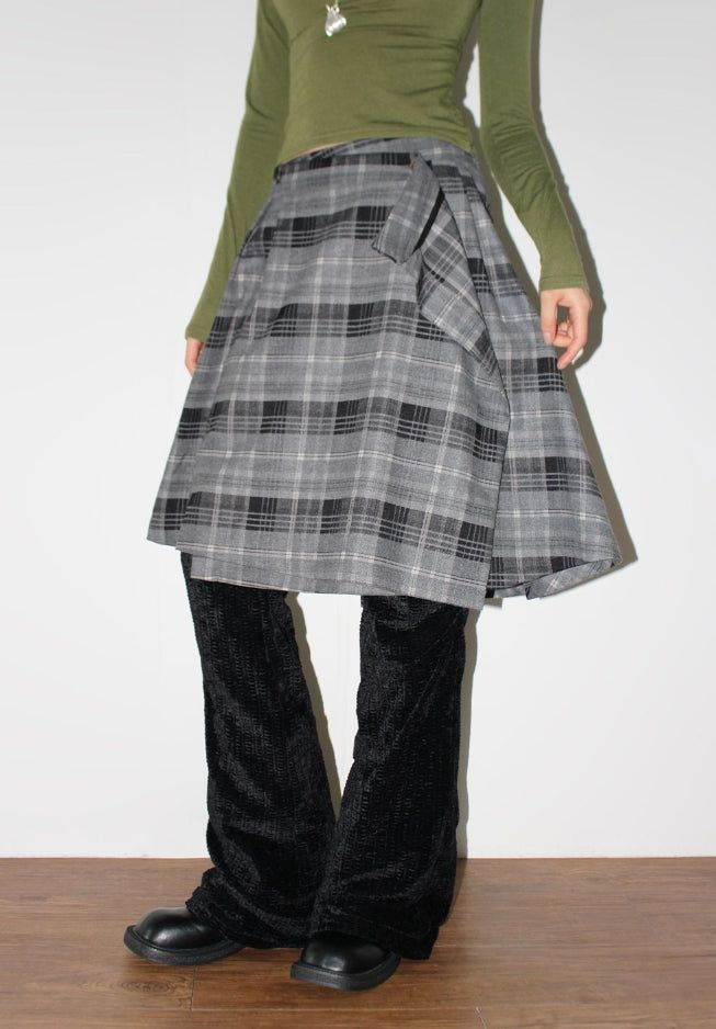 SHOULDER TWIST SLIT TOP
