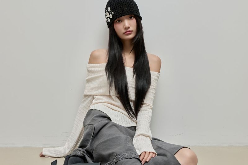 Cowl-neck Open Shoulder Tee_Ivory