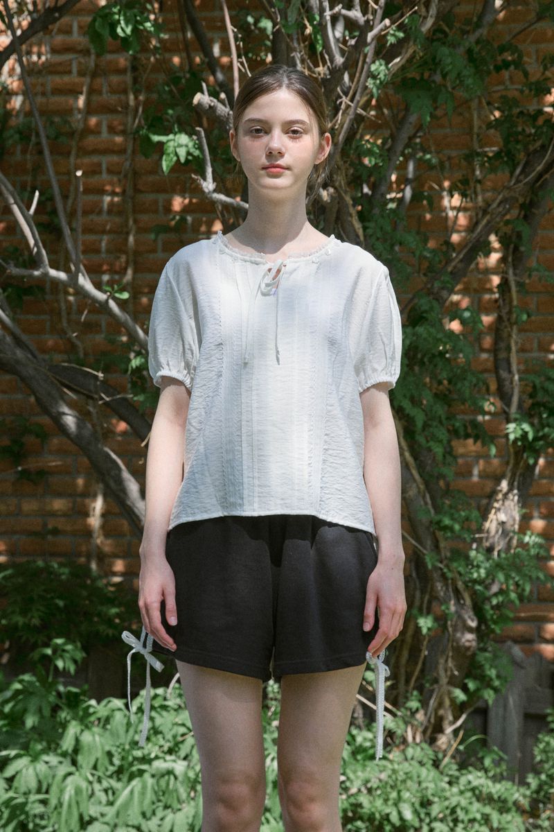 ADEE LACE SHORTS (3 COLORS)