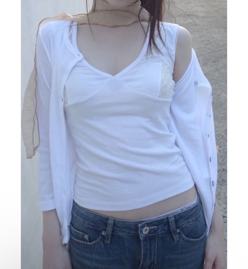 near lace sleeveless