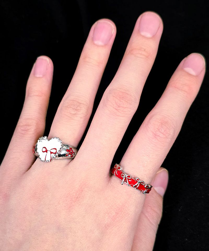 red ribbon ring