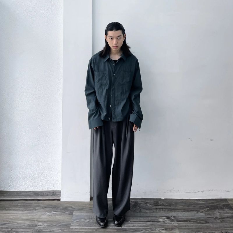 Curved Pleated Wide Trousers