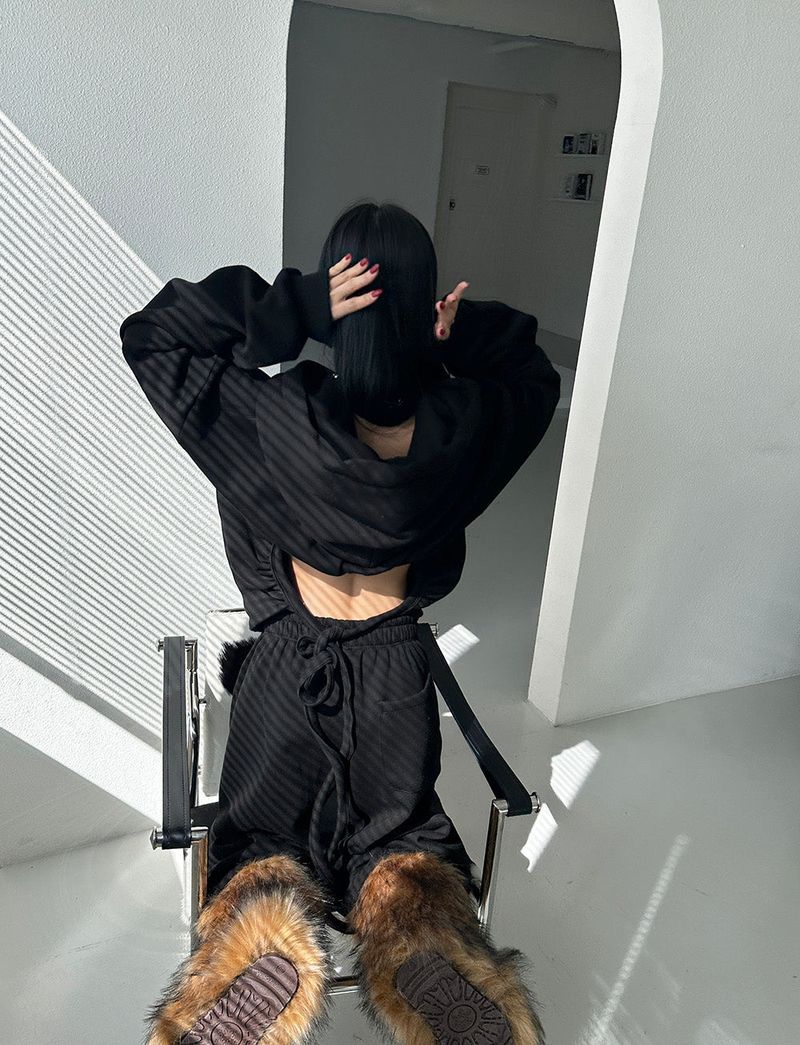 Valen Napping Backless Hoodie
