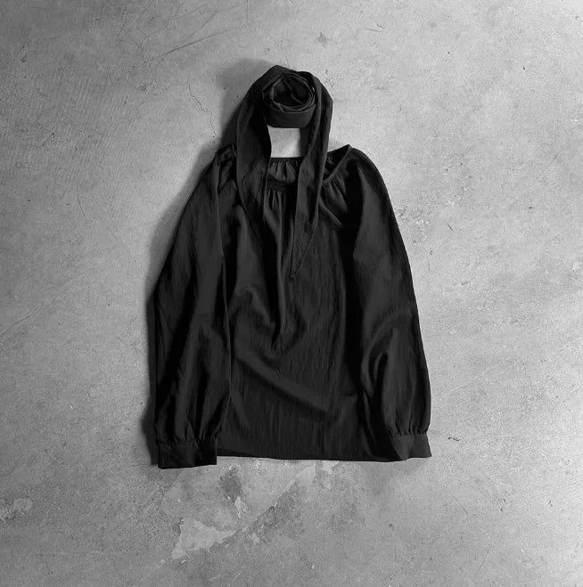 Mue Shirring Scarf Blouse