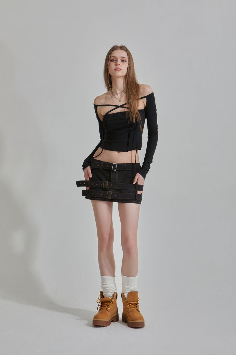OUT SQUARE T-SHIRT