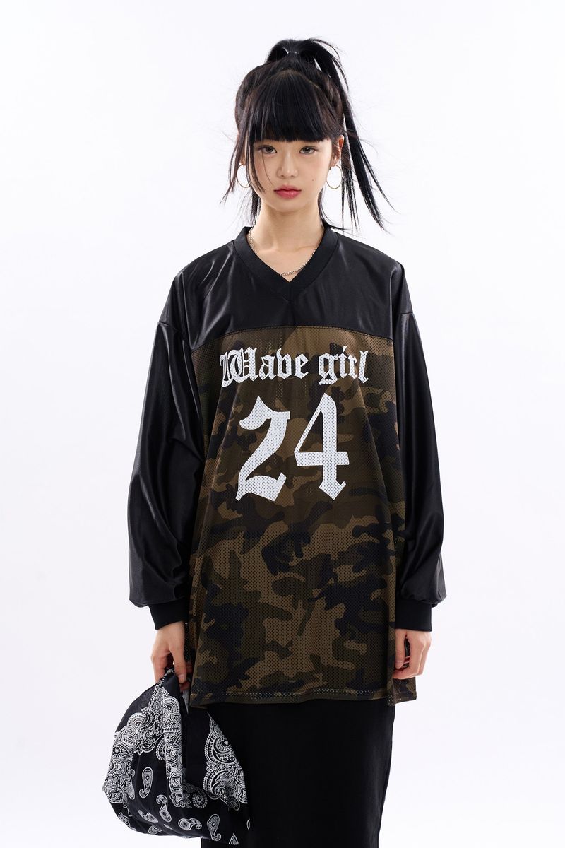 Raucohouse（ラウコハウス）の「ハイファカモVネックオーバーTシャツ（トップス）」