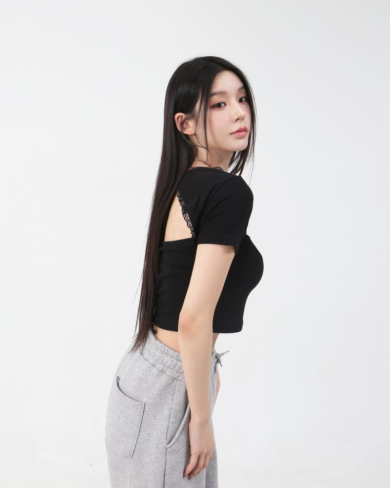 cattline（カトリーヌ）の「Lace V-neck Crop T-shirt Black（Tops）」
